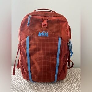 REI Tarn 18 Backpack daypack in Rust and Sky Blue